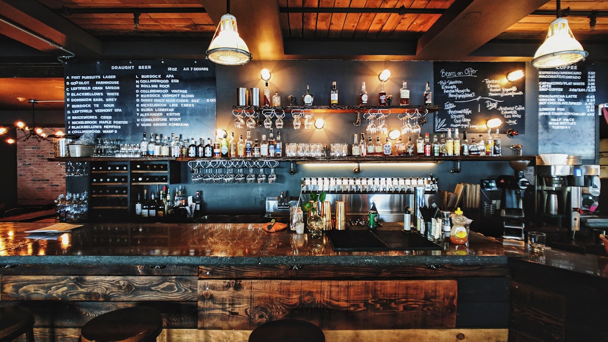 Best Apps for Spontaneous Drinks and Casual Nights Out