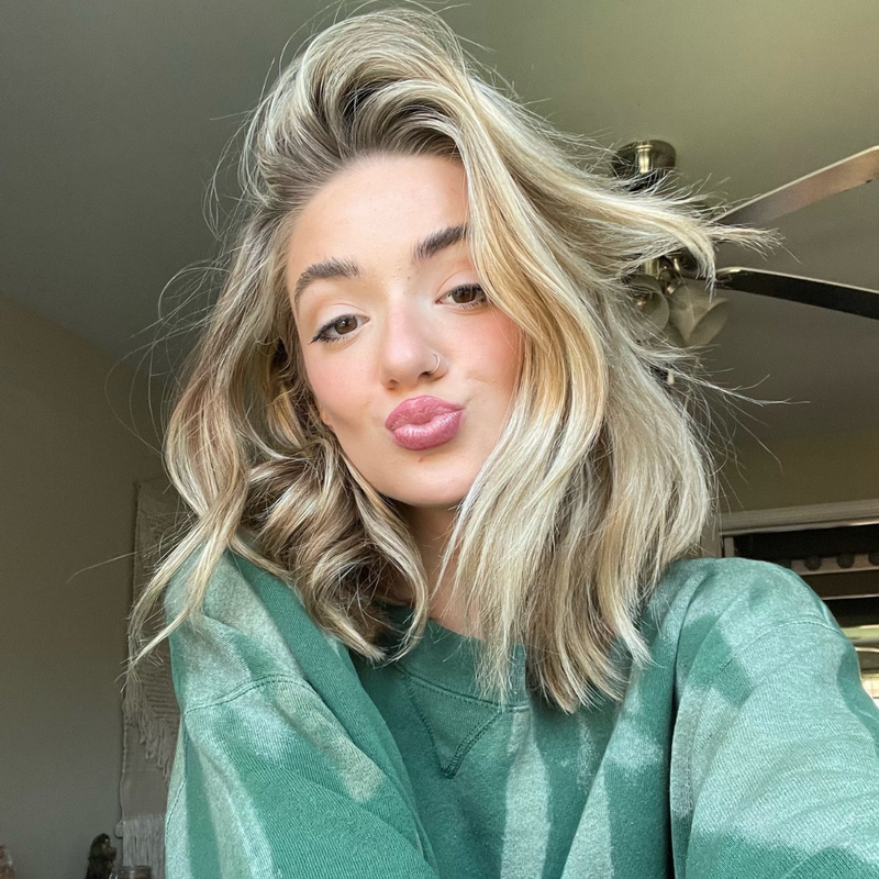 Mia